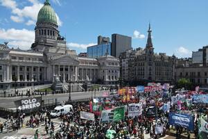La concentración frente al Congreso contra el veto de la ley de financiamiento universitario