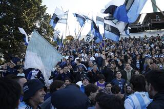 Repudio enérgico del SIC a sus hinchas, socios y jugadores por los cantos discriminatorios contra Newman