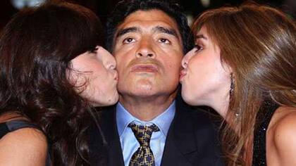 Dalma y Gianinna Maradona están enfrentadas con el grupo de colaboradores que rodeó a Diego Maradona en sus últimos dias