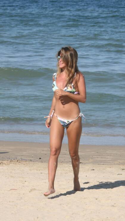 La conductora deslumbra en la playa de José Ignacio