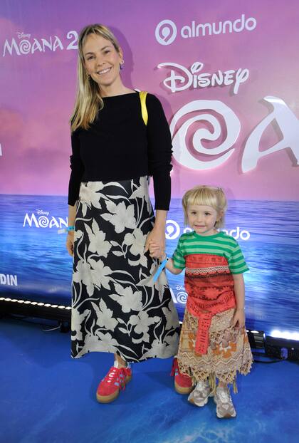 La conductora infantil, que además es cantante y actriz, concurrió a la cita junto a su hija Carmela