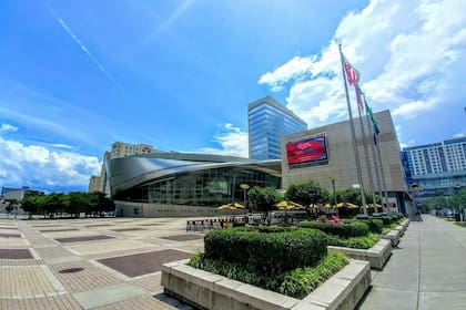 La conectividad de Charlotte, tanto por transporte público como por carretera, facilita la movilidad dentro de la ciudad y sus alrededores