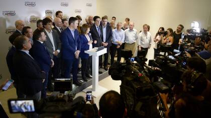 La conferencia de prensa que improvisó la candidata presidencial de Juntos por el Cambio en el medio de un recorrido de campaña por municipios del conurbano bonaerense