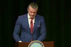 El secretario de Defensa de Trump citó un supuesto versículo bíblico, pero era un fragmento de Pulp Fiction