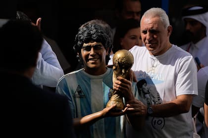 La Conmebol realiza un homenaje a Diego Maradona, al cumplirse otro aniversario de su muerte, en Doha, Qatar
Hristo Stoichkov