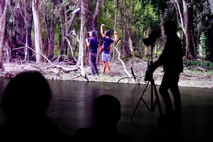 La conmovedora recreación escénica de una historia atravesada por la muerte, por la ausencia de sus protagonistas