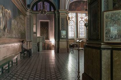 La construcción se llevó a cabo bajo las órdenes del padre Constantino Izrastzoff, fundador de la iglesia en la Argentina, quien juntó el dinero para la obra a partir de donaciones particulares llegadas desde Rusia.