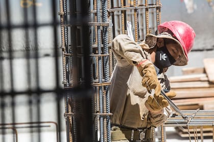 La construcción y la industria sufrieron una caída por segundo mes consecutivo