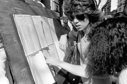 La consulta de los padrones femeninos en las elecciones de 1983