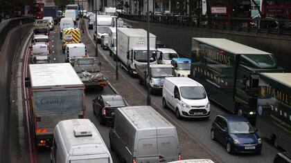 La mala calidad del aire dio lugar a una nueva medida para disminuir la polución provocada por el tránsito vehicular