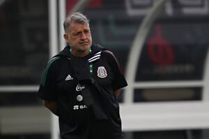 Uruguay goleó a México y los hinchas piden la salida de Martino en la previa del Mundial