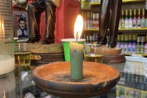 La contrataron para una limpieza espiritual, pero se llevó 30 mil dólares.