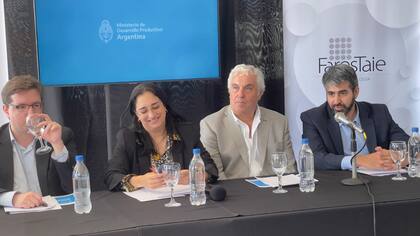 La convocatoria busca promover y facilitar el proceso de acreditación de los laboratorios públicos o privados a la norma internacional ISO 17.025 mediante el acceso a Aportes No Reembolsables (ANR), que financiarán hasta 70% de los gastos vinculados a la acreditación o reacreditación de los laboratorios nacionales y a la extensión de alcances frente al Organismo Argentino de Acreditación (OAA)