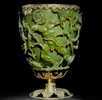 La copa de Liturgo está en el British Museum, descrita como "la pieza de vidrio más espectacular del período, con decoración abundante, que se sabe haya existido".