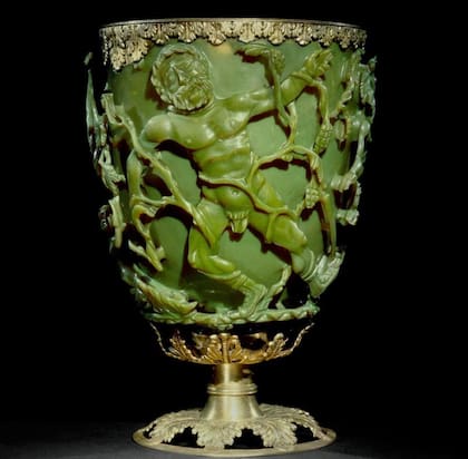 La copa de Liturgo está en el British Museum, descrita como "la pieza de vidrio más espectacular del período, con decoración abundante, que se sabe haya existido".