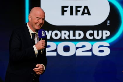 La Copa del Mundo 2026 se jugará por primera vez en tres países diferentes y con 48 selecciones participantes (ARCHIVO-AP Foto/Chris Carlson)