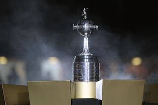 Flamengo llega a Río y se dirige hacia una multitudinaria celebración con sus hinchas