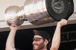 Copa Stanley se daña durante celebración de bicampeonato de Panthers