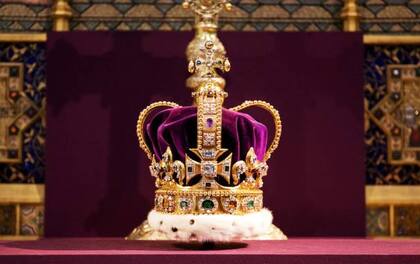 La corona de San Eduardo data de 1661 y es la joya más importante de la familia real británica