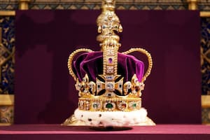 La monarquía británica adaptará una histórica corona para el rey Carlos III