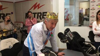 La "coronación" de Longobardi, un ejemplo de cómo el constante empleo del humor fortalece un éxito de audiencia en la radio