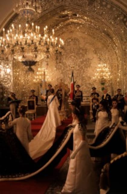 La coronación fue una de las últimsa muestras de fastuosidad que impulsó la caída del régimen monárquico (Getty Images)