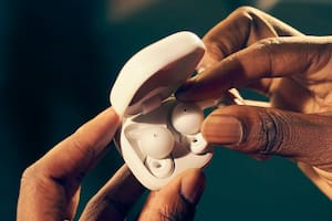 El truco infalible para limpiar los auriculares sucios