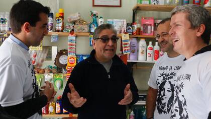 La corriente "La Manada" se presentó durante un timbreo en La Plata