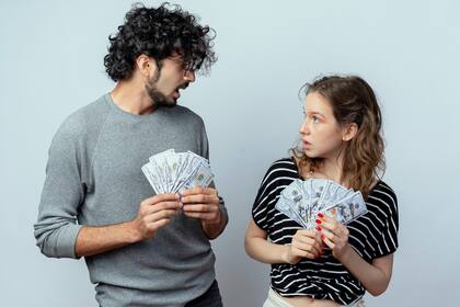 La corte determina el monto de la pensión basándose en ingresos, declaración de impuestos y tiempo de convivencia con el hijo