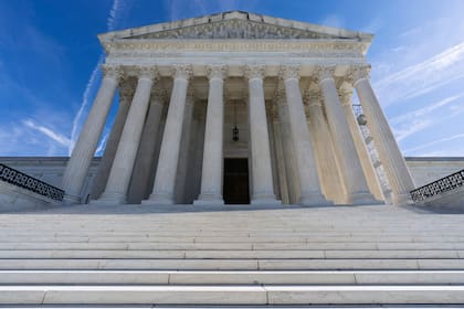 La Corte Suprema de Estados Unidos autorizó este lunes al gobierno de Donald Trump a revocar el Estatus de Protección Temporal (TPS, por sus siglas en inglés) otorgado a más de 350 mil venezolanos