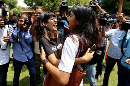 La Corte Suprema puso fin a una ley de la época de la colonia que condenaba las relaciones entre personas del mismo sexo