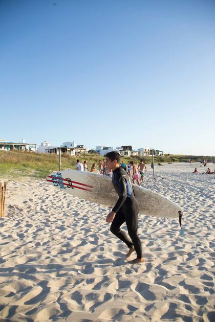 La costa de Rocha se caracteriza por tener gran cantidad de playas para diferentes niveles de surf.