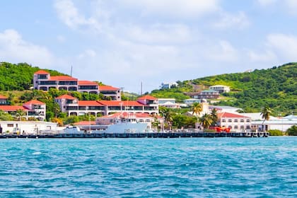 La costa de St. Croix se caracteriza por edificios pequeños que son utilizados por hoteles boutique y restaurantes.