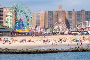 La costanera de Coney Island es un centro de entretenimiento y turismo desde fines del siglo XIX