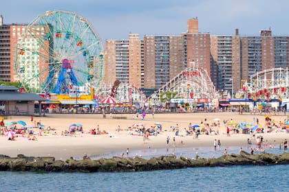 La costanera de Coney Island es un centro de entretenimiento y turismo desde fines del siglo XIX