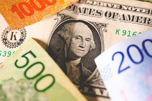 ¿A cuánto cotizaron el dólar oficial y el blue este lunes 25 de septiembre?