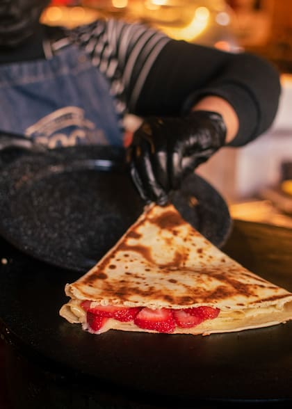 La crepe de lima y frutilla de Cocu respeta al 100% la tradición francesa.