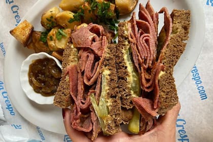 La Crespo, con su hot pastrami, replica el estilo neoyorkino