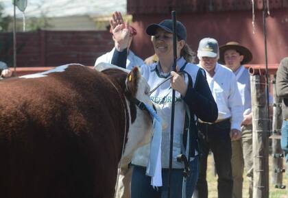 La criadora de la raza Hereford, Carolina Garciarena