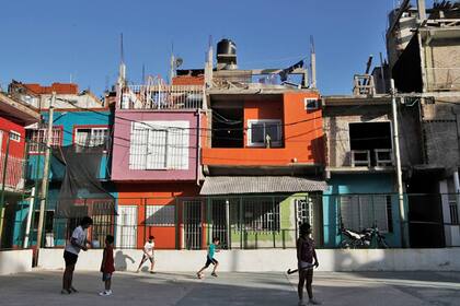 La crisis habitacional. Los residentes de la villa 20, lindera con el predio donde se levantaba la villa Papa Francisco, en Lugano, donde desalojaron a 700 familias el 23 de agosto pasado