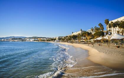 La Croisette, playa de arena fina y paseo elegante