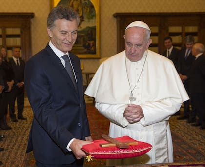 La cruz de Matará, el regalo de Macri al Papa