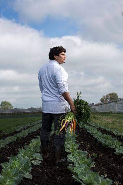 La cruzada del chef Mauro Colagreco en Carne es experimentar con ingredientes frescos, técnicas de alta cocina y el perfeccionamiento de la receta de la hamburguesa.