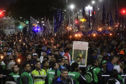 La CTA realizó una marcha de antorchas para recordar a Eva Perón