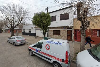 La cuadra donde se produjo el tiroteo en el que murió un ladrón de 15 años que entró por asalto en una casa, en la calle 49 entre 27 y 28, La Plata