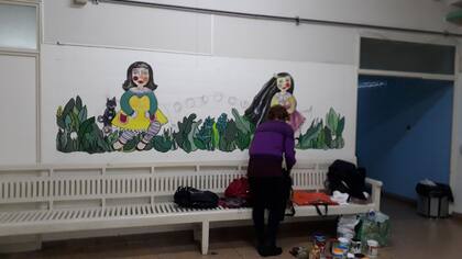 La Cuarta Cátedra de Medicina Interna promueve la participación de los pacientes en los murales de los pasillos del hospital de Clínicas