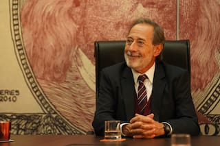 Cómo es y dónde queda el edificio donde se filmó la serie con Guillermo Francella