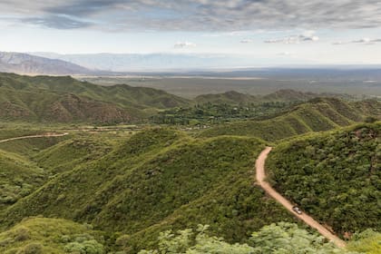 La cuesta más larga de Sudamérica se encuentra en Minas Capillitas y trepa hasta los 3.000 metros de altura.