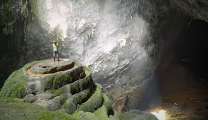 La cueva de Son Doong es una maravilla natural que despierta controversia en Vietnam cuando se habla de explotarla turísticamente o no