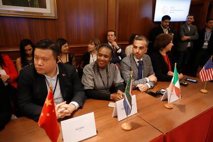 Representantes de 20 países expusieron en la cumbre de jóvenes emprendedores